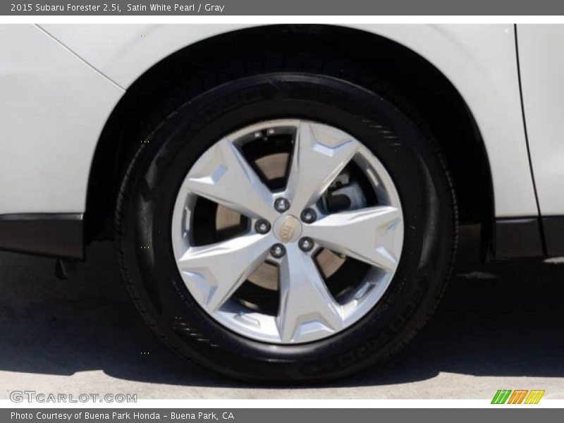 Satin White Pearl / Gray 2015 Subaru Forester 2.5i