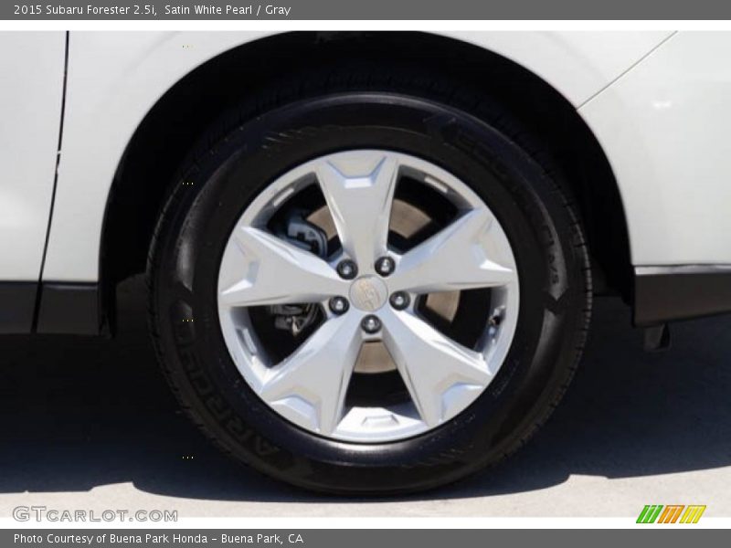 Satin White Pearl / Gray 2015 Subaru Forester 2.5i