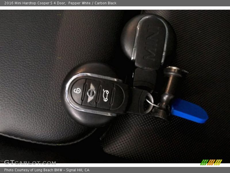 Pepper White / Carbon Black 2016 Mini Hardtop Cooper S 4 Door