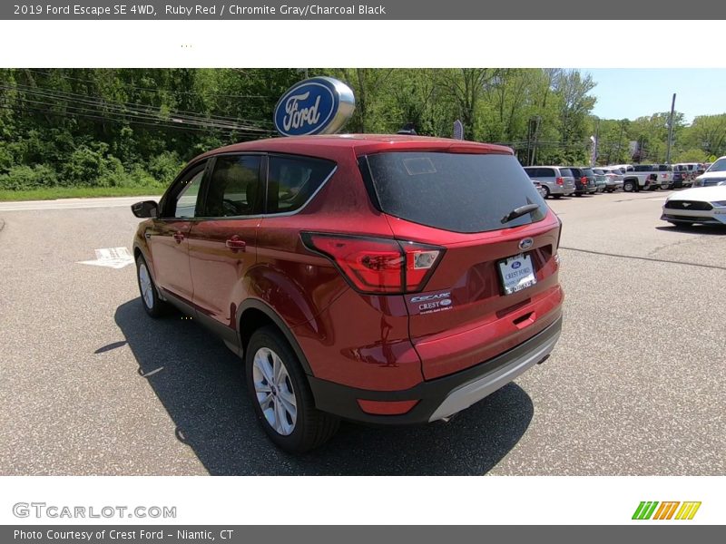 Ruby Red / Chromite Gray/Charcoal Black 2019 Ford Escape SE 4WD