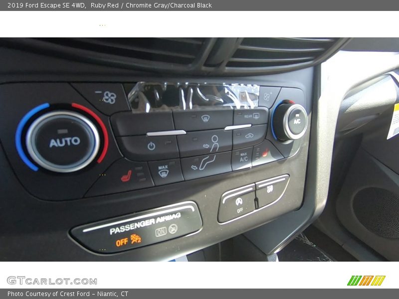 Ruby Red / Chromite Gray/Charcoal Black 2019 Ford Escape SE 4WD