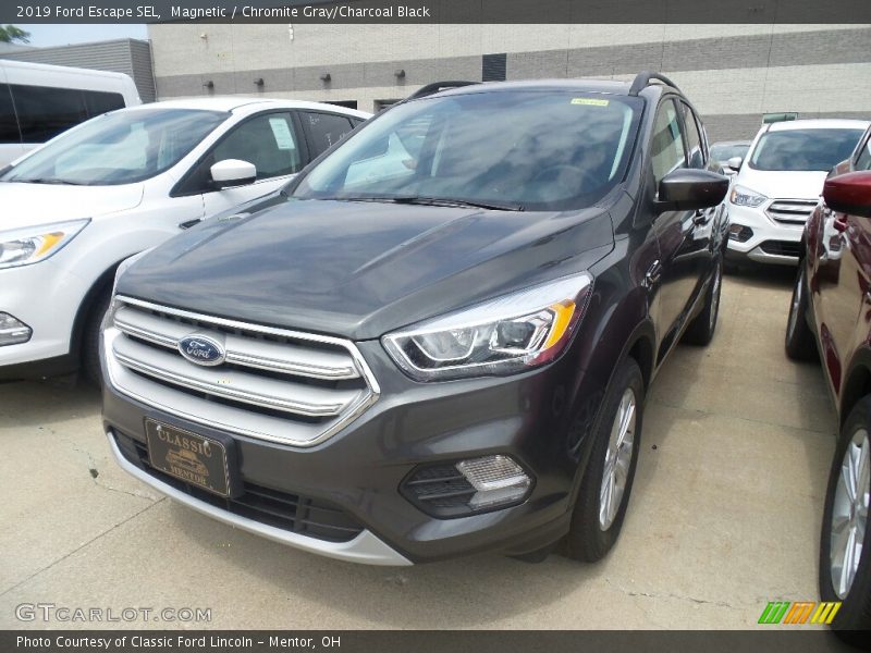 Magnetic / Chromite Gray/Charcoal Black 2019 Ford Escape SEL