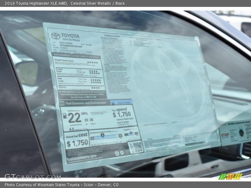 Celestial Silver Metallic / Black 2019 Toyota Highlander XLE AWD