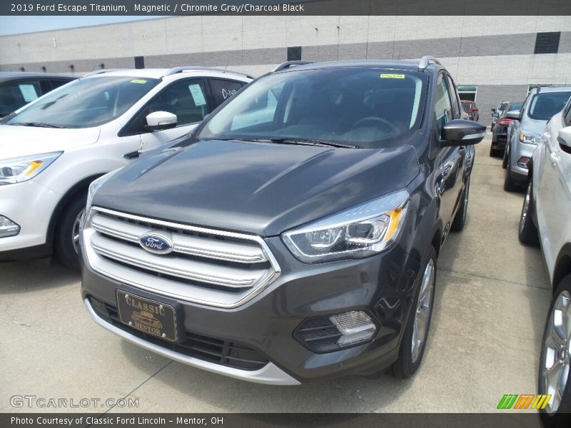 Magnetic / Chromite Gray/Charcoal Black 2019 Ford Escape Titanium