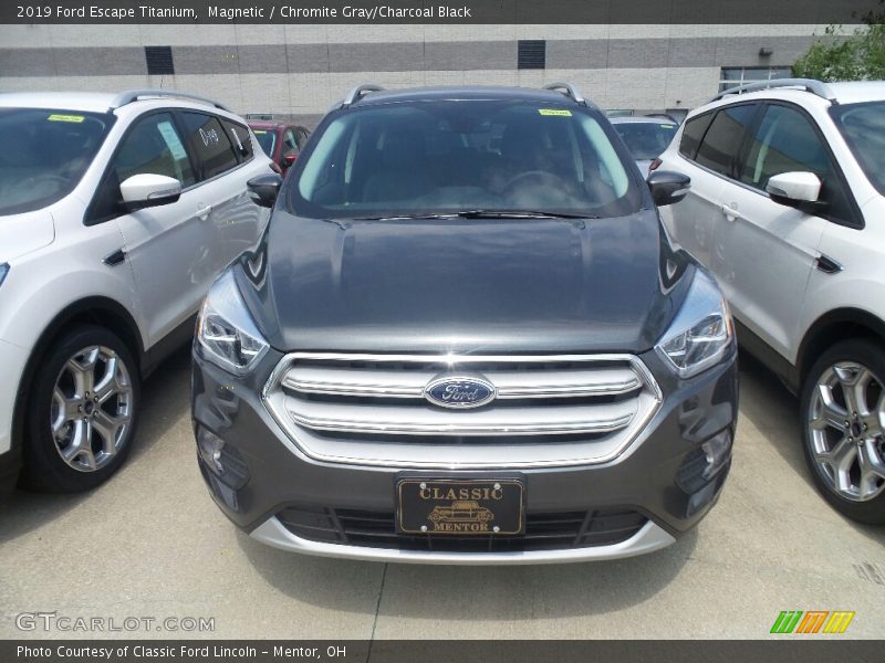 Magnetic / Chromite Gray/Charcoal Black 2019 Ford Escape Titanium