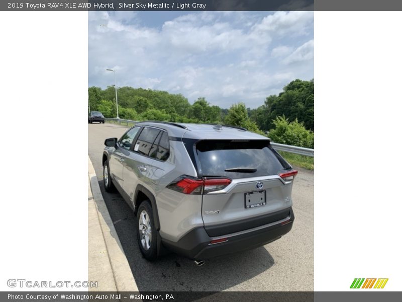 Silver Sky Metallic / Light Gray 2019 Toyota RAV4 XLE AWD Hybrid