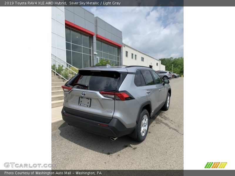 Silver Sky Metallic / Light Gray 2019 Toyota RAV4 XLE AWD Hybrid