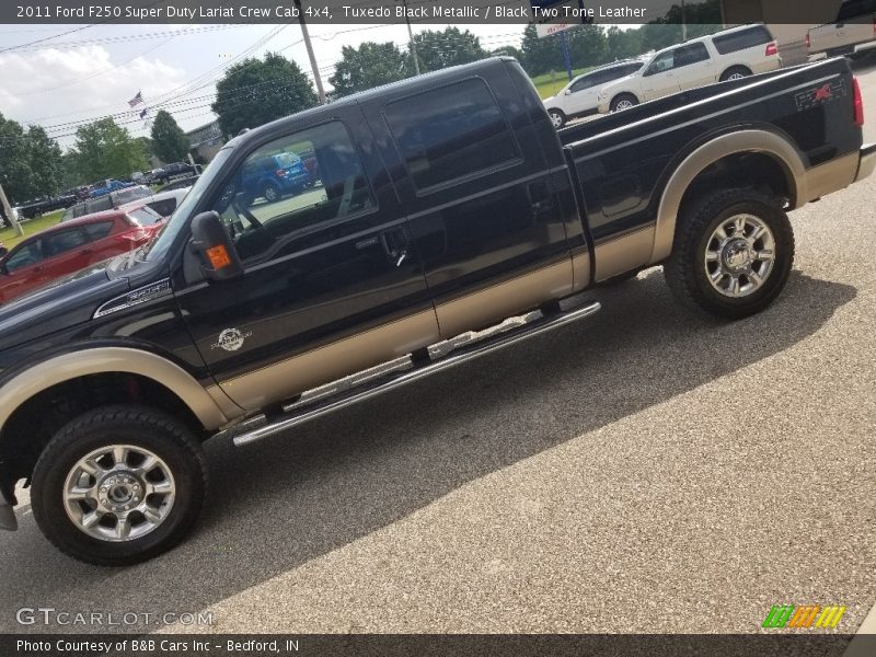 Tuxedo Black Metallic / Black Two Tone Leather 2011 Ford F250 Super Duty Lariat Crew Cab 4x4