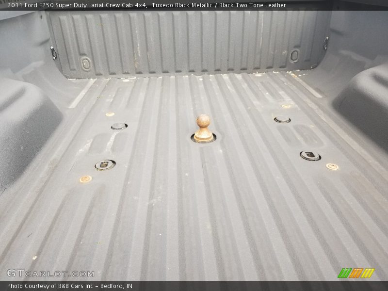 Tuxedo Black Metallic / Black Two Tone Leather 2011 Ford F250 Super Duty Lariat Crew Cab 4x4