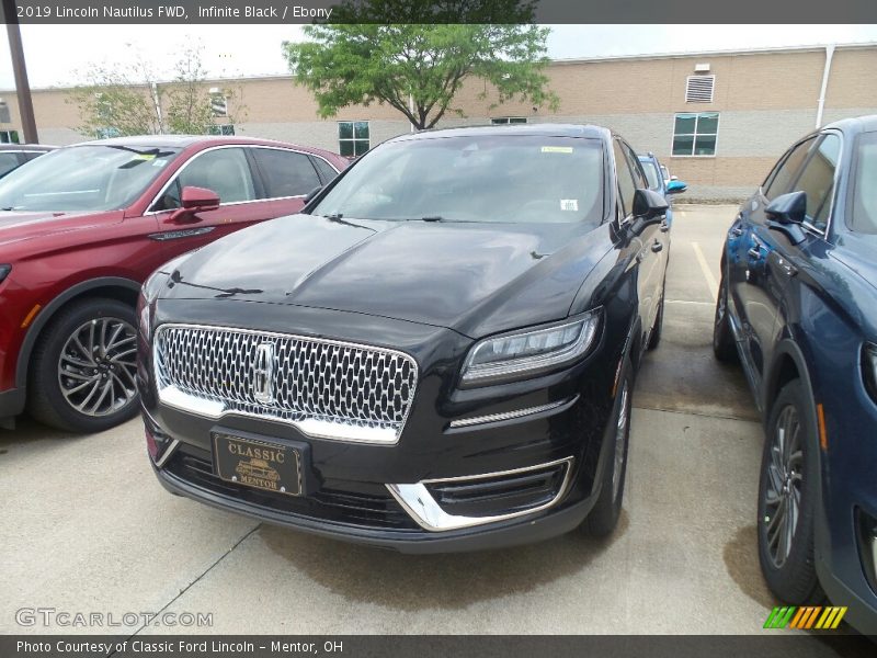 Infinite Black / Ebony 2019 Lincoln Nautilus FWD