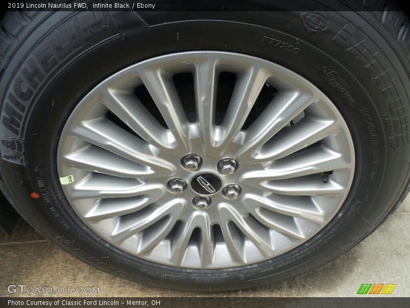 Infinite Black / Ebony 2019 Lincoln Nautilus FWD