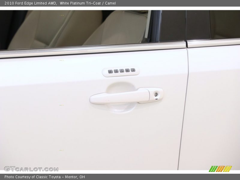 White Platinum Tri-Coat / Camel 2010 Ford Edge Limited AWD