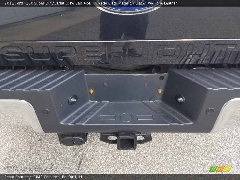 Tuxedo Black Metallic / Black Two Tone Leather 2011 Ford F250 Super Duty Lariat Crew Cab 4x4