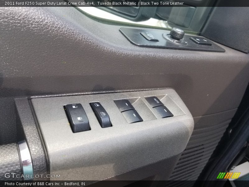 Tuxedo Black Metallic / Black Two Tone Leather 2011 Ford F250 Super Duty Lariat Crew Cab 4x4