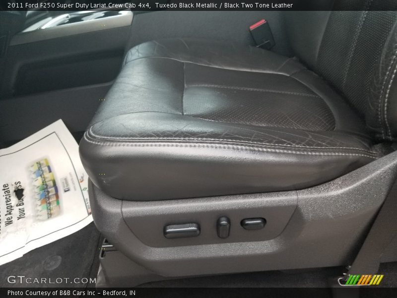 Tuxedo Black Metallic / Black Two Tone Leather 2011 Ford F250 Super Duty Lariat Crew Cab 4x4