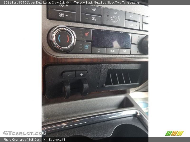 Tuxedo Black Metallic / Black Two Tone Leather 2011 Ford F250 Super Duty Lariat Crew Cab 4x4