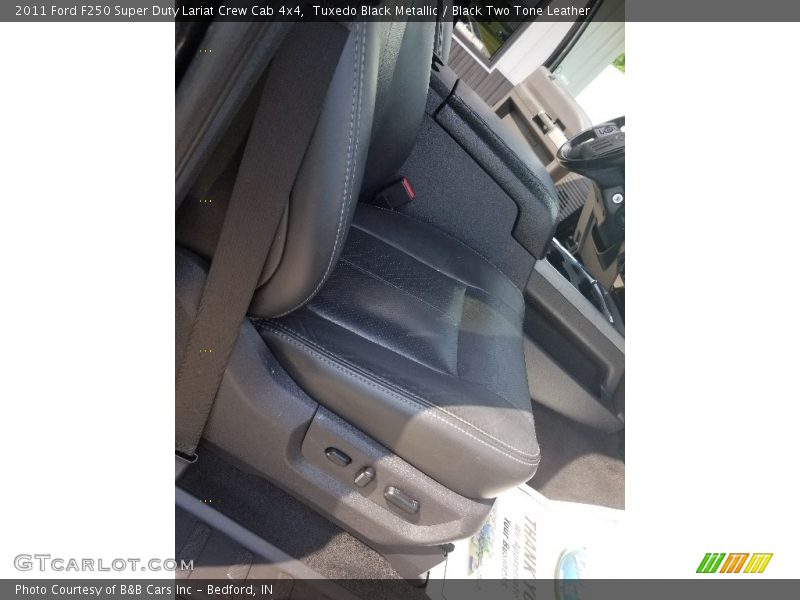Tuxedo Black Metallic / Black Two Tone Leather 2011 Ford F250 Super Duty Lariat Crew Cab 4x4