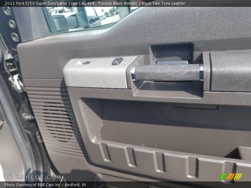 Tuxedo Black Metallic / Black Two Tone Leather 2011 Ford F250 Super Duty Lariat Crew Cab 4x4