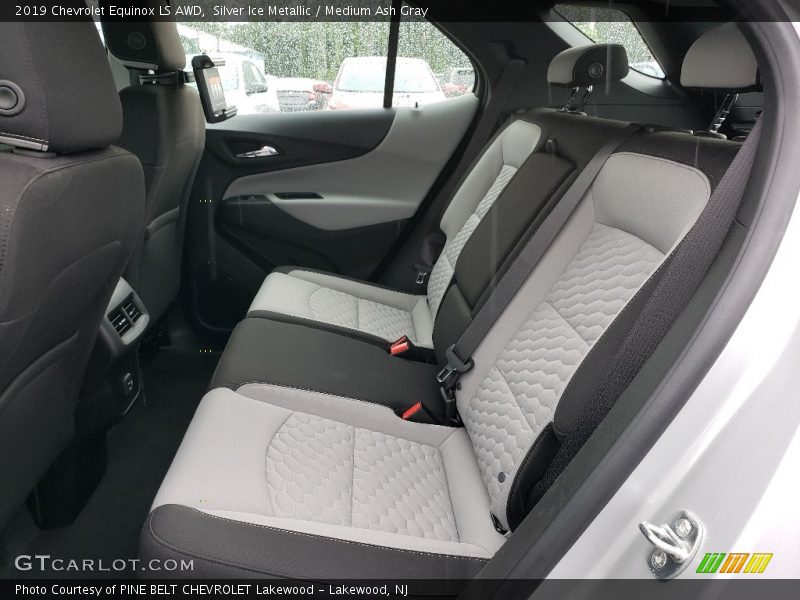 Silver Ice Metallic / Medium Ash Gray 2019 Chevrolet Equinox LS AWD