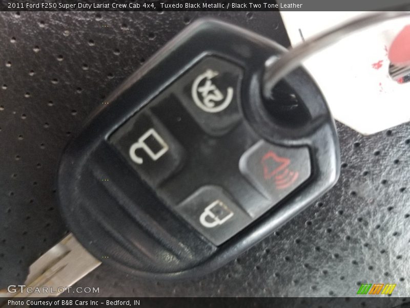 Tuxedo Black Metallic / Black Two Tone Leather 2011 Ford F250 Super Duty Lariat Crew Cab 4x4