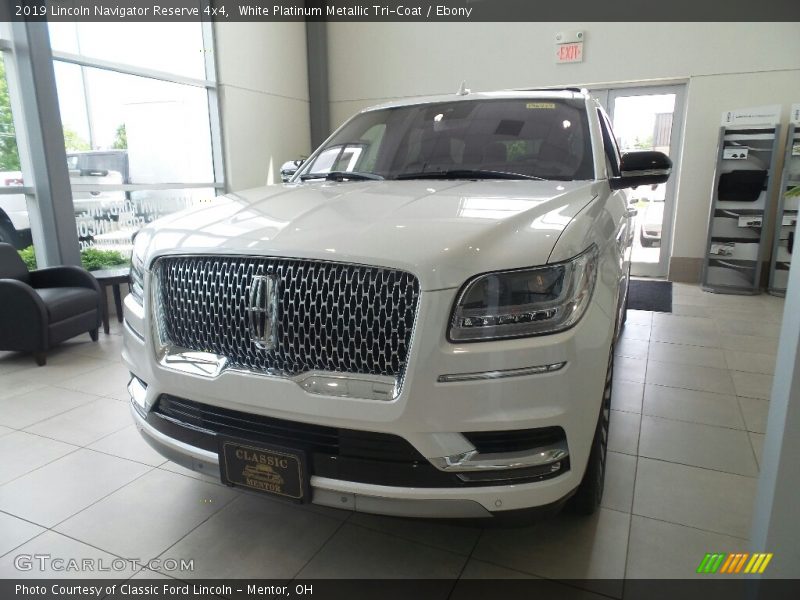 White Platinum Metallic Tri-Coat / Ebony 2019 Lincoln Navigator Reserve 4x4
