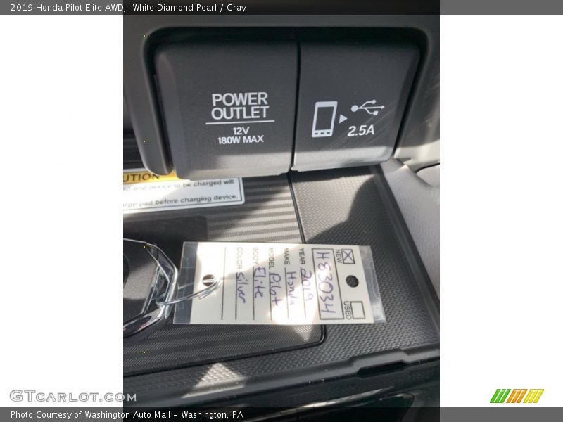 White Diamond Pearl / Gray 2019 Honda Pilot Elite AWD