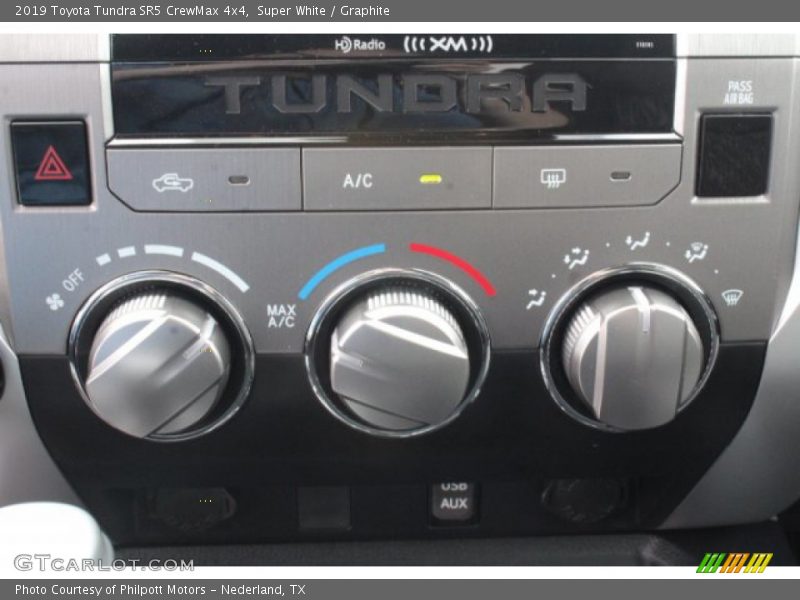 Super White / Graphite 2019 Toyota Tundra SR5 CrewMax 4x4