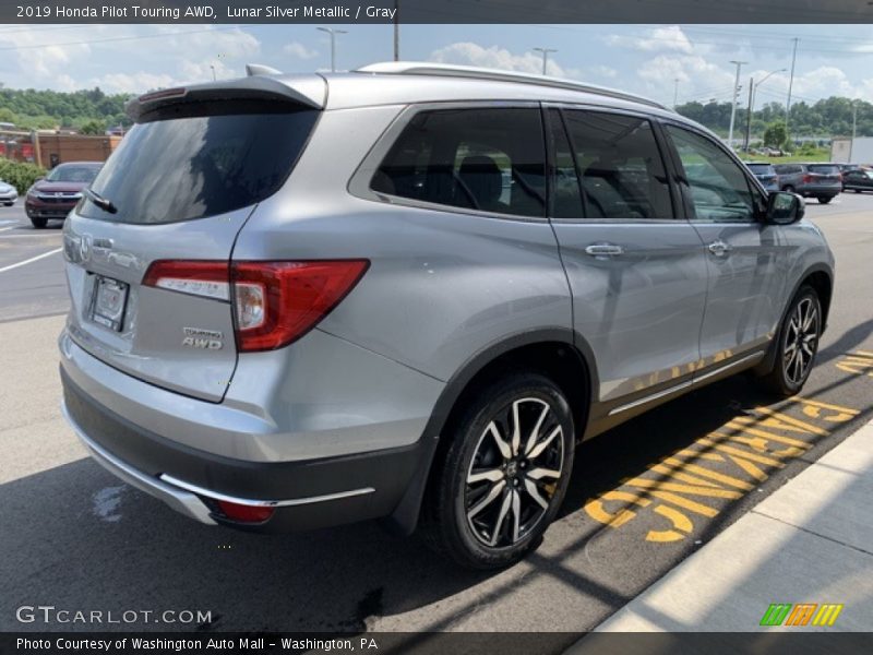 Lunar Silver Metallic / Gray 2019 Honda Pilot Touring AWD