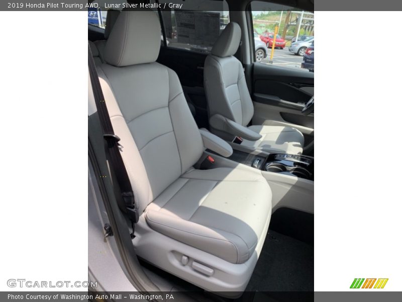 Lunar Silver Metallic / Gray 2019 Honda Pilot Touring AWD