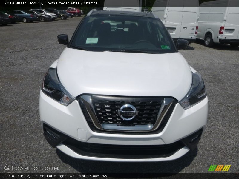 Fresh Powder White / Charcoal 2019 Nissan Kicks SR