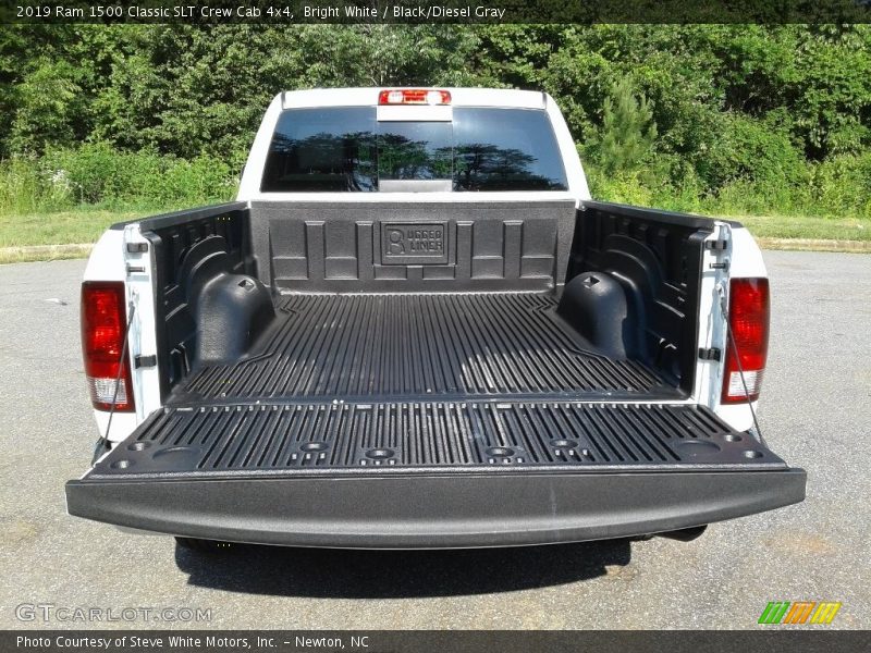 Bright White / Black/Diesel Gray 2019 Ram 1500 Classic SLT Crew Cab 4x4