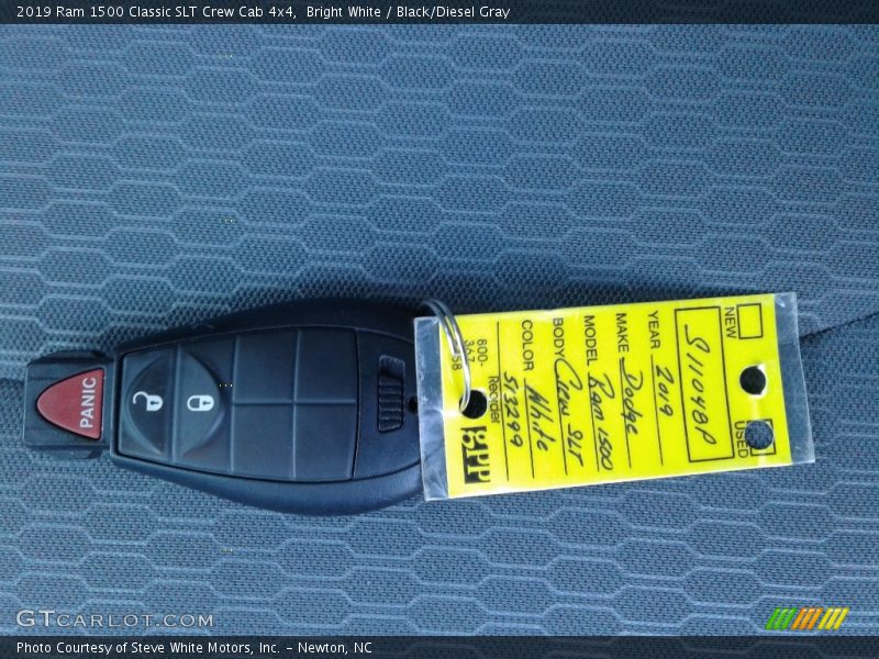 Bright White / Black/Diesel Gray 2019 Ram 1500 Classic SLT Crew Cab 4x4