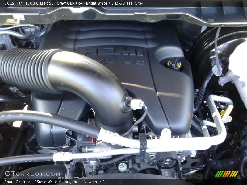 Bright White / Black/Diesel Gray 2019 Ram 1500 Classic SLT Crew Cab 4x4