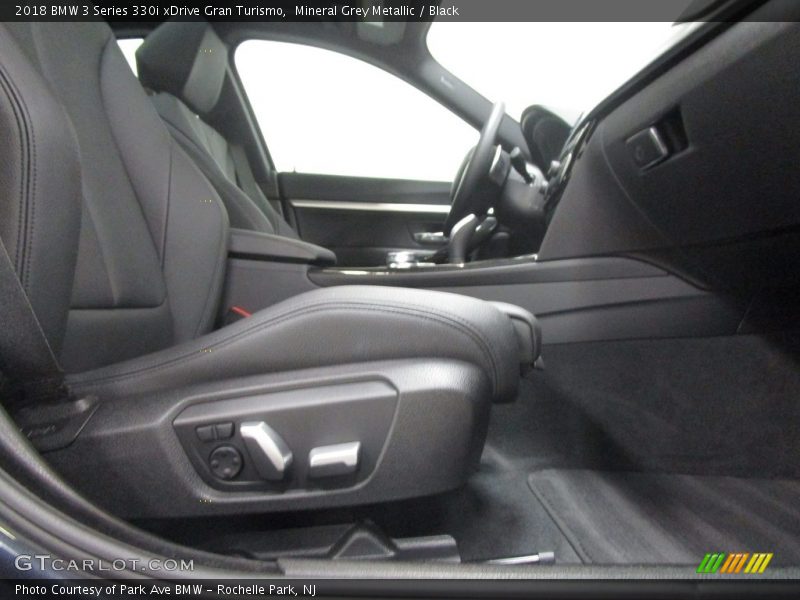 Mineral Grey Metallic / Black 2018 BMW 3 Series 330i xDrive Gran Turismo