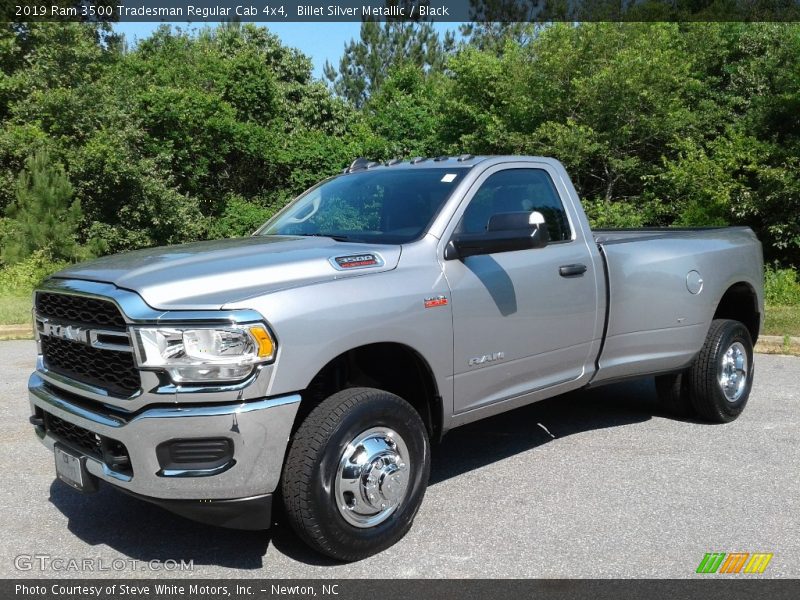 Front 3/4 View of 2019 3500 Tradesman Regular Cab 4x4