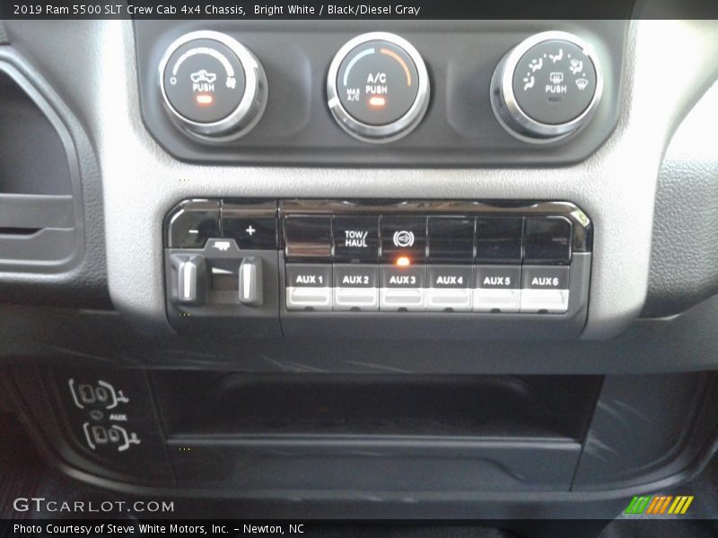 Bright White / Black/Diesel Gray 2019 Ram 5500 SLT Crew Cab 4x4 Chassis