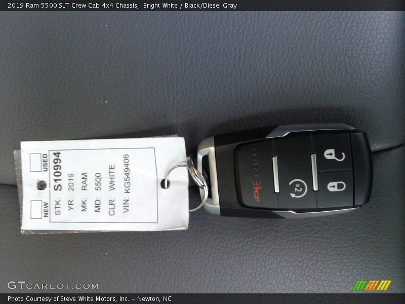 Bright White / Black/Diesel Gray 2019 Ram 5500 SLT Crew Cab 4x4 Chassis