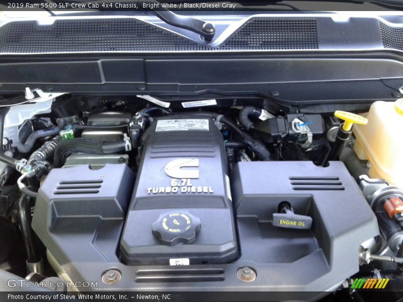 Bright White / Black/Diesel Gray 2019 Ram 5500 SLT Crew Cab 4x4 Chassis