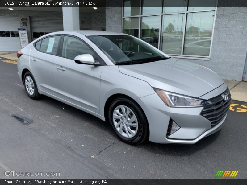 Symphony Silver / Black 2019 Hyundai Elantra SE