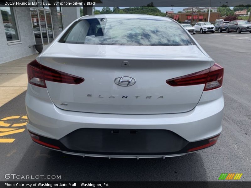 Symphony Silver / Black 2019 Hyundai Elantra SE