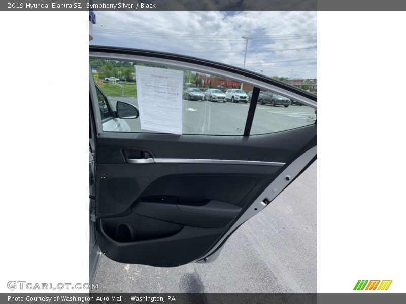 Symphony Silver / Black 2019 Hyundai Elantra SE