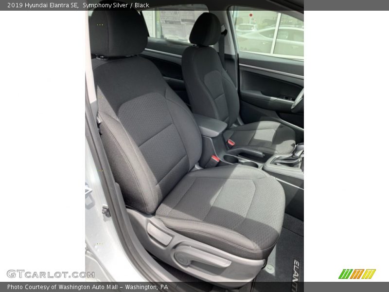 Symphony Silver / Black 2019 Hyundai Elantra SE