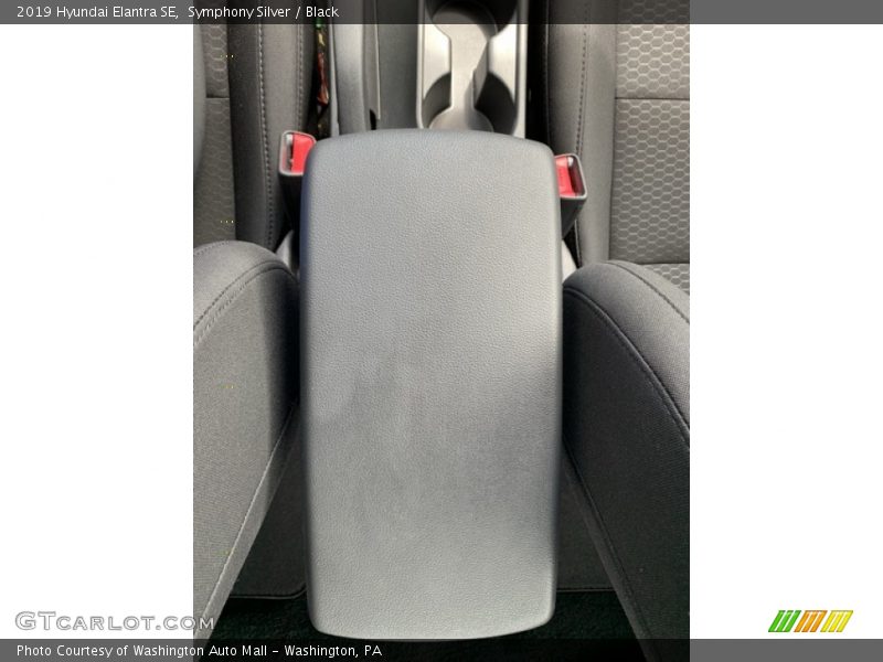 Symphony Silver / Black 2019 Hyundai Elantra SE