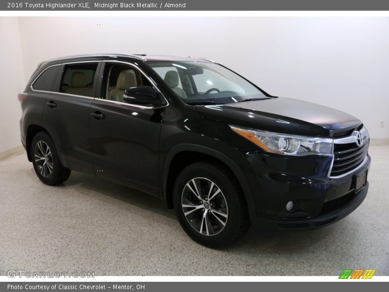 Midnight Black Metallic / Almond 2016 Toyota Highlander XLE