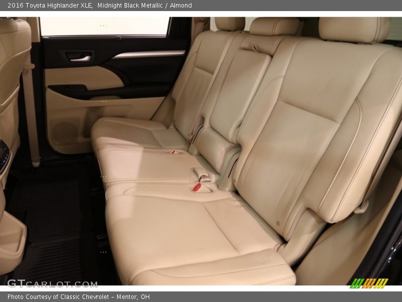 Midnight Black Metallic / Almond 2016 Toyota Highlander XLE