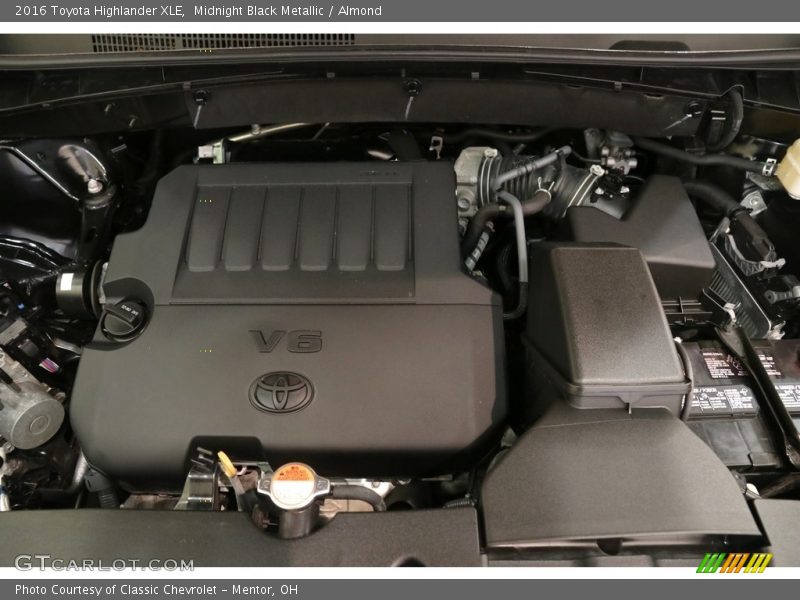Midnight Black Metallic / Almond 2016 Toyota Highlander XLE