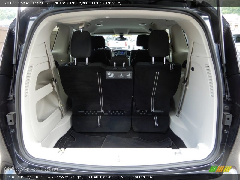 Brilliant Black Crystal Pearl / Black/Alloy 2017 Chrysler Pacifica LX