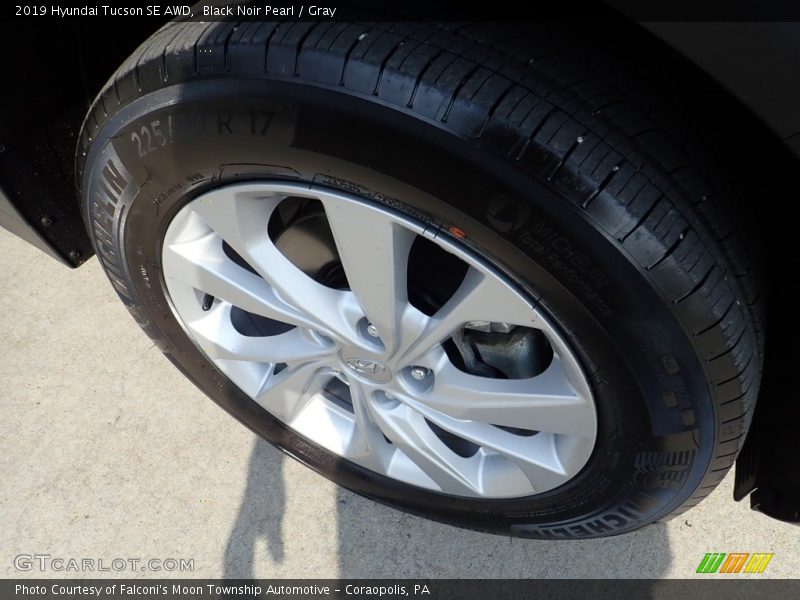 Black Noir Pearl / Gray 2019 Hyundai Tucson SE AWD