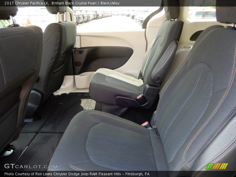 Brilliant Black Crystal Pearl / Black/Alloy 2017 Chrysler Pacifica LX