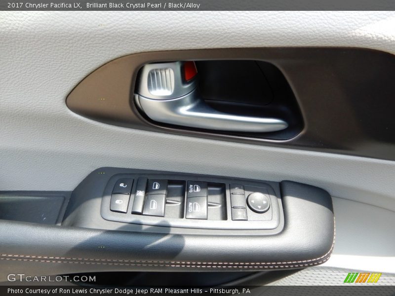Brilliant Black Crystal Pearl / Black/Alloy 2017 Chrysler Pacifica LX